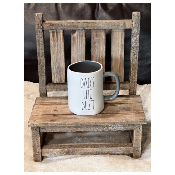 Rae Dunn Dad’s The Best Mug - Picture 2 of 5